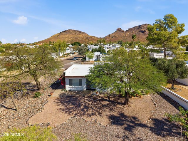 1301 E CANTERBURY Drive, Phoenix, AZ 85022