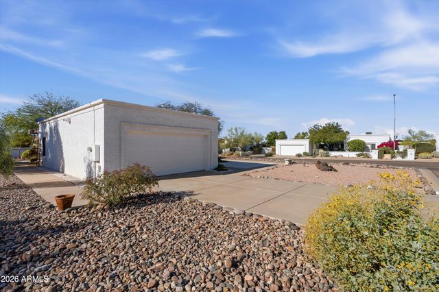 1301 E CANTERBURY Drive, Phoenix, AZ 85022