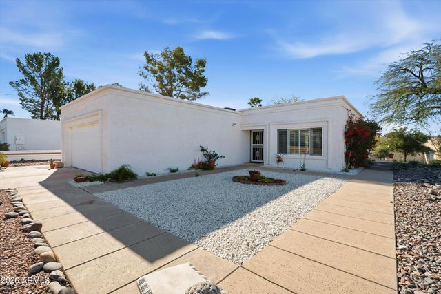 1301 E CANTERBURY Drive, Phoenix, AZ 85022