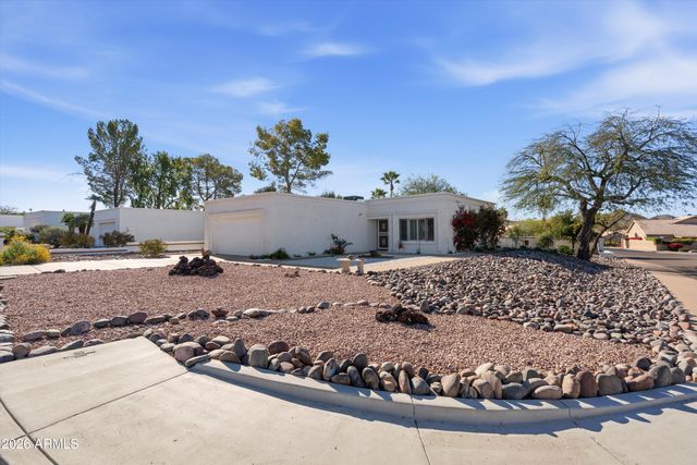 1301 E CANTERBURY Drive, Phoenix, AZ 85022