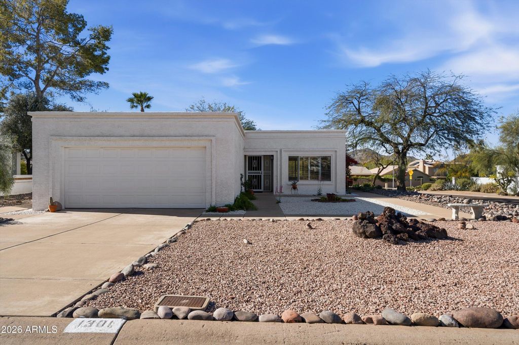 1301 E CANTERBURY Drive, Phoenix, AZ 85022 — photo 3