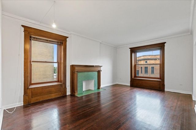 559 W Surf Street 501, Chicago, IL 60657