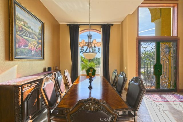 38101 Via Lobato, Temecula, CA 92592
