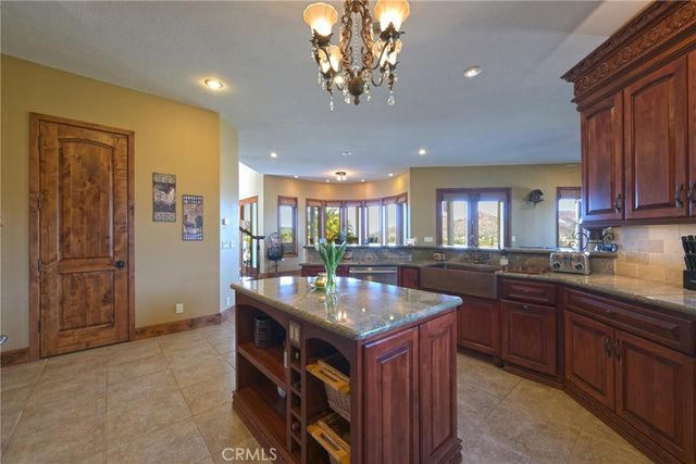 38101 Via Lobato, Temecula, CA 92592