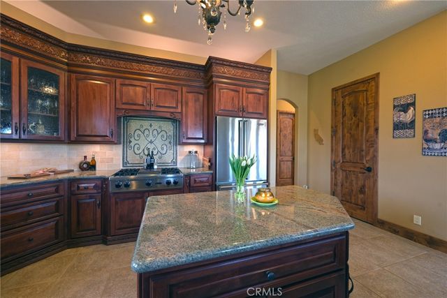 38101 Via Lobato, Temecula, CA 92592