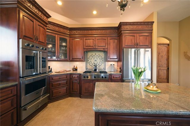 38101 Via Lobato, Temecula, CA 92592