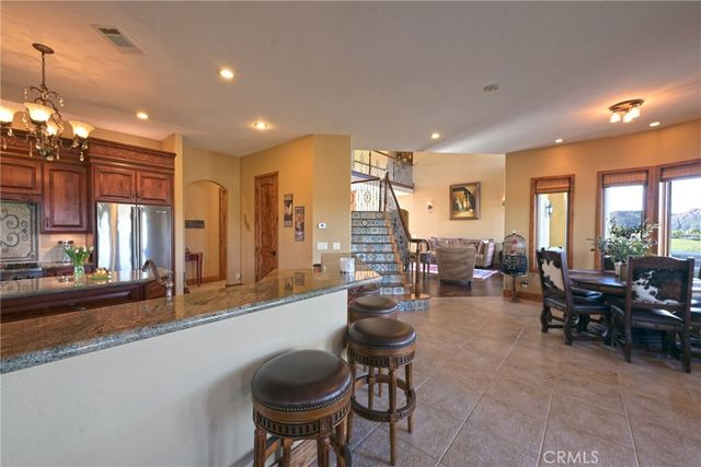 38101 Via Lobato, Temecula, CA 92592