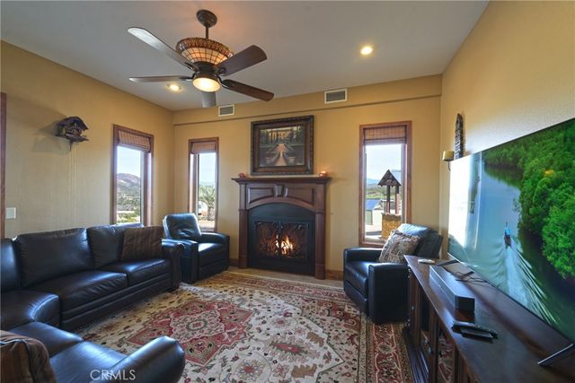 38101 Via Lobato, Temecula, CA 92592