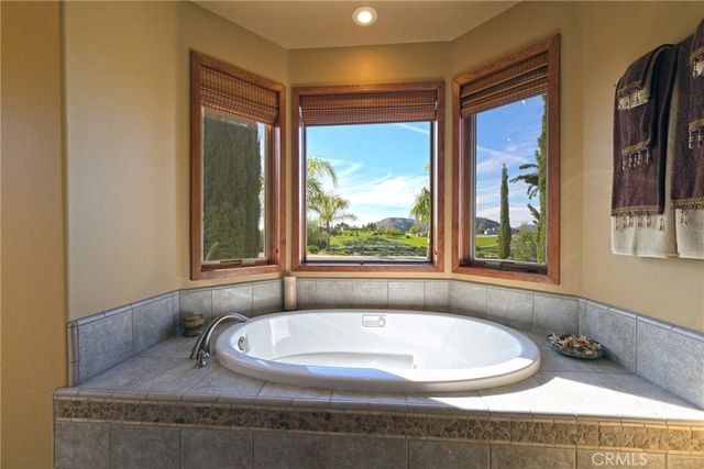 38101 Via Lobato, Temecula, CA 92592