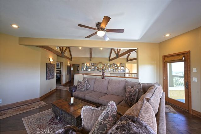 38101 Via Lobato, Temecula, CA 92592