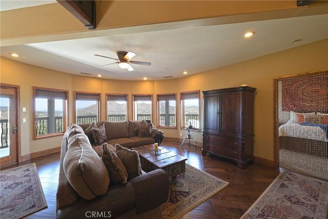 38101 Via Lobato, Temecula, CA 92592