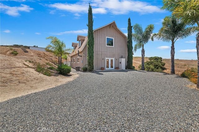 38101 Via Lobato, Temecula, CA 92592