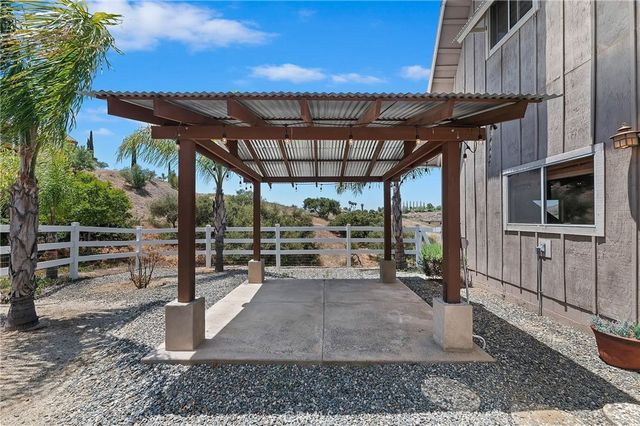 38101 Via Lobato, Temecula, CA 92592
