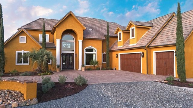 38101 Via Lobato, Temecula, CA 92592