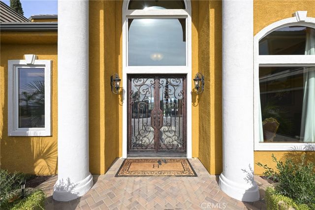 38101 Via Lobato, Temecula, CA 92592