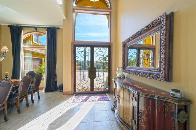 38101 Via Lobato, Temecula, CA 92592