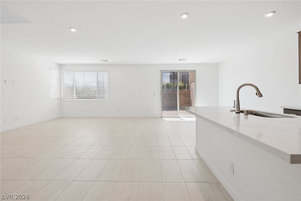 11965 Angle Cliff Avenue, Las Vegas, NV 89138 — photo 4