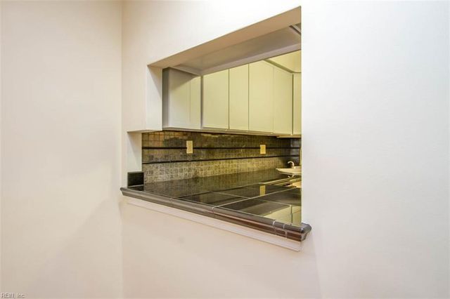 1210 Stockley Gdns Apt 606, Norfolk, VA 23517