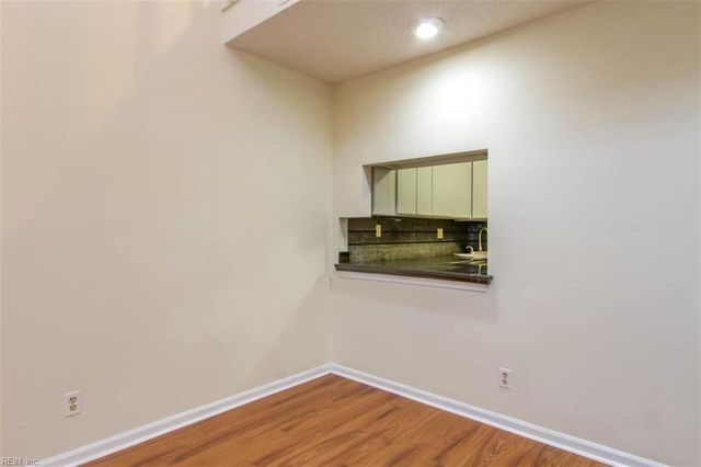 1210 Stockley Gdns Apt 606, Norfolk, VA 23517
