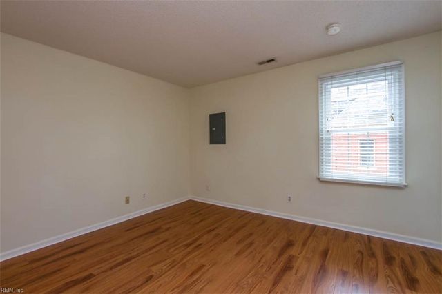 1210 Stockley Gdns Apt 606, Norfolk, VA 23517