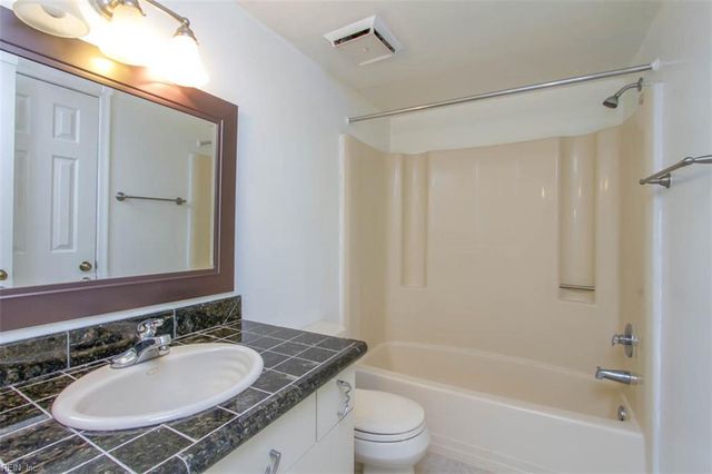 1210 Stockley Gdns Apt 606, Norfolk, VA 23517