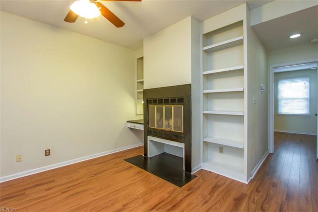 1210 Stockley Gdns Apt 606, Norfolk, VA 23517