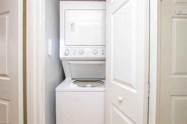 1210 Stockley Gdns Apt 606, Norfolk, VA 23517