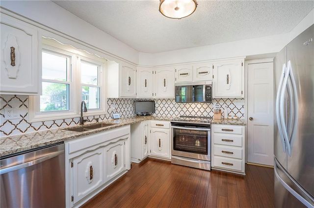 615 OVERLOOK Drive, Raymore, MO 64083