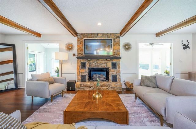 615 OVERLOOK Drive, Raymore, MO 64083