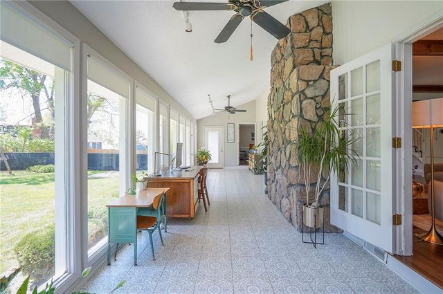 615 OVERLOOK Drive, Raymore, MO 64083