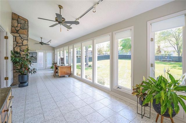 615 OVERLOOK Drive, Raymore, MO 64083