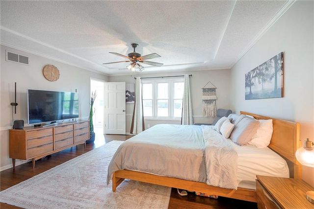 615 OVERLOOK Drive, Raymore, MO 64083