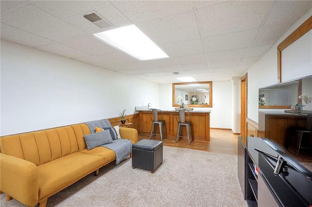 615 OVERLOOK Drive, Raymore, MO 64083