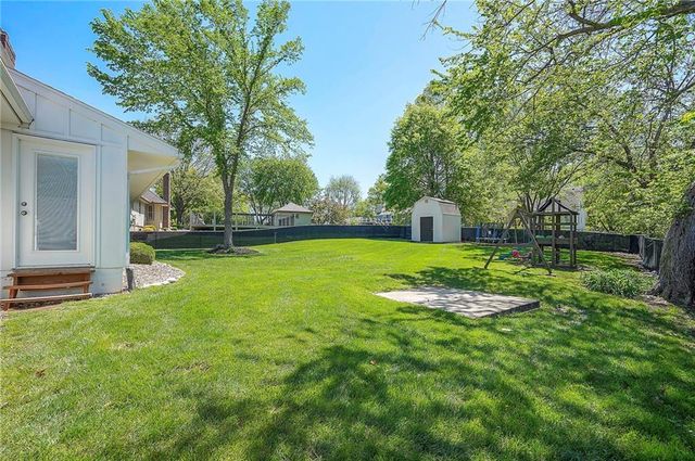 615 OVERLOOK Drive, Raymore, MO 64083