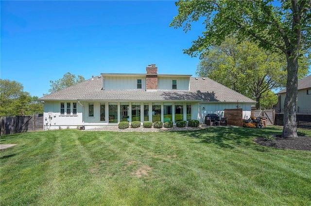 615 OVERLOOK Drive, Raymore, MO 64083