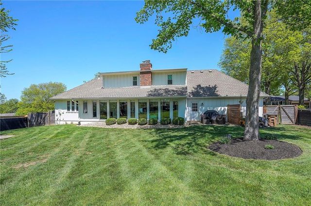 615 OVERLOOK Drive, Raymore, MO 64083