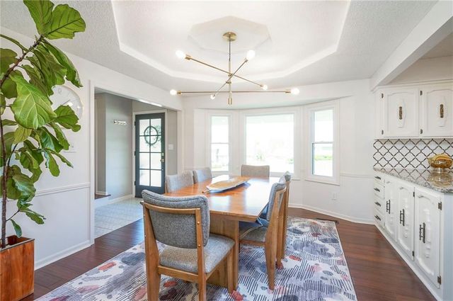 615 OVERLOOK Drive, Raymore, MO 64083