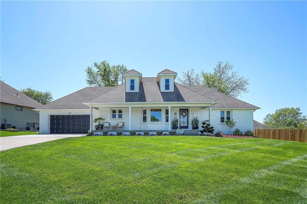 615 OVERLOOK Drive, Raymore, MO 64083