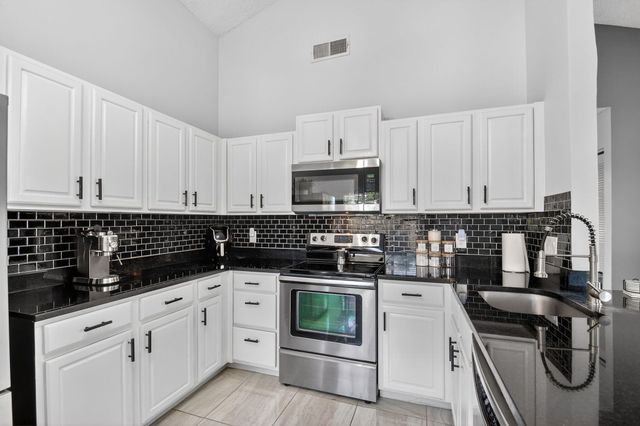 5384 Courtney Circle, Boynton Beach, FL 33472