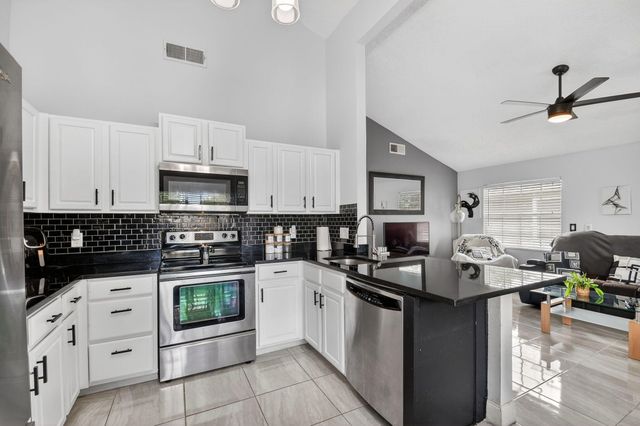 5384 Courtney Circle, Boynton Beach, FL 33472