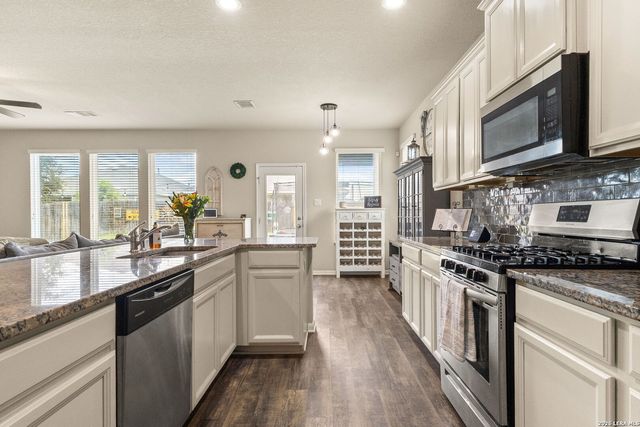 410 MOONVINE WAY, New Braunfels, TX 78130