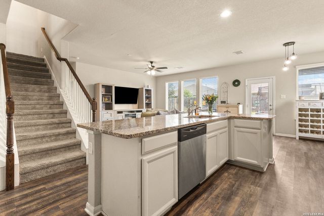 410 MOONVINE WAY, New Braunfels, TX 78130