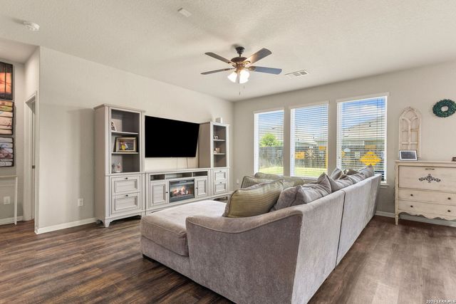 410 MOONVINE WAY, New Braunfels, TX 78130