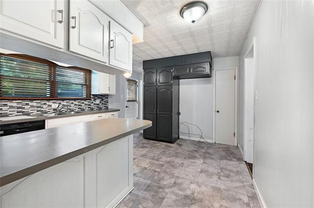 1708 S Broadway Street, Leavenworth, KS 66048