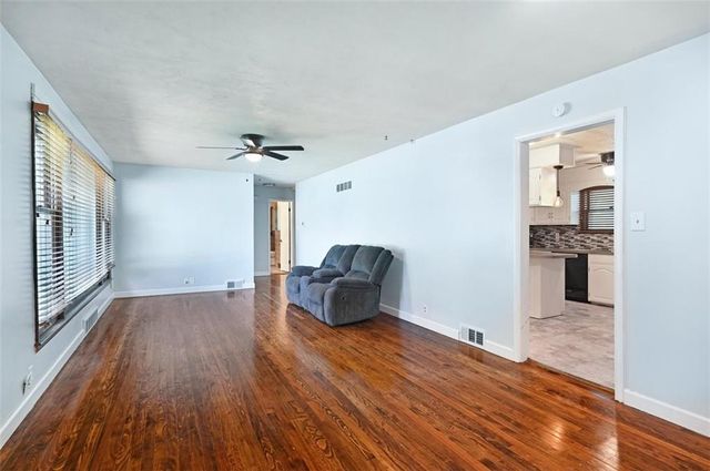 1708 S Broadway Street, Leavenworth, KS 66048