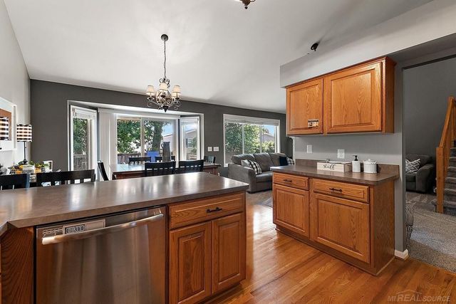 46856 Jewel Drive, Macomb Twp, MI 48044