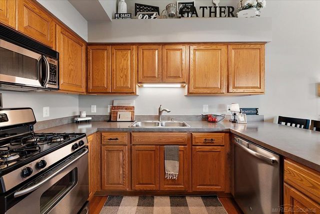 46856 Jewel Drive, Macomb Twp, MI 48044