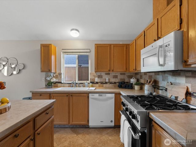 6418 105th Place NE, Marysville, WA 98270