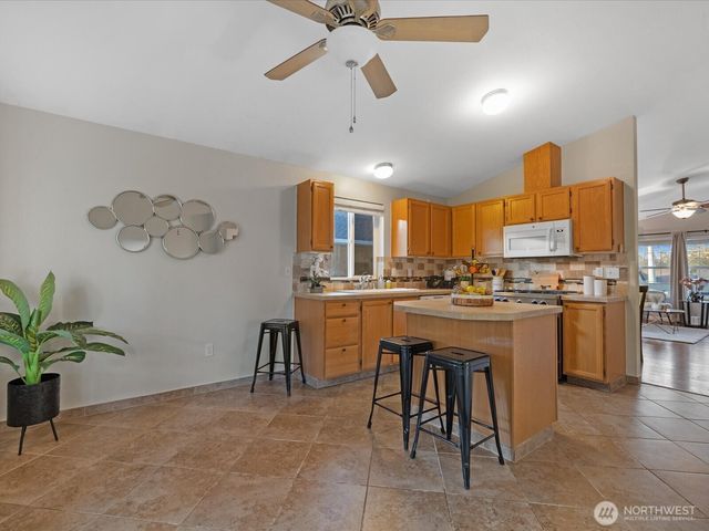 6418 105th Place NE, Marysville, WA 98270