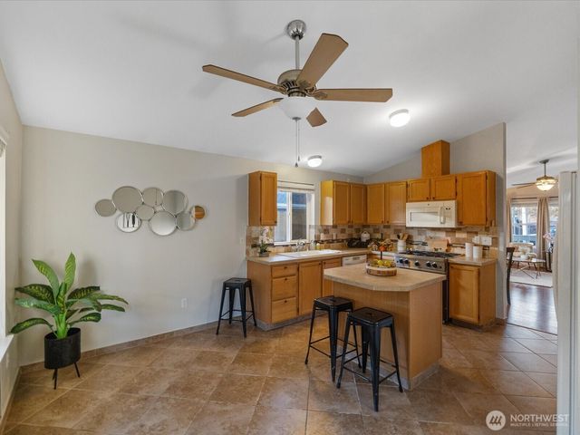 6418 105th Place NE, Marysville, WA 98270